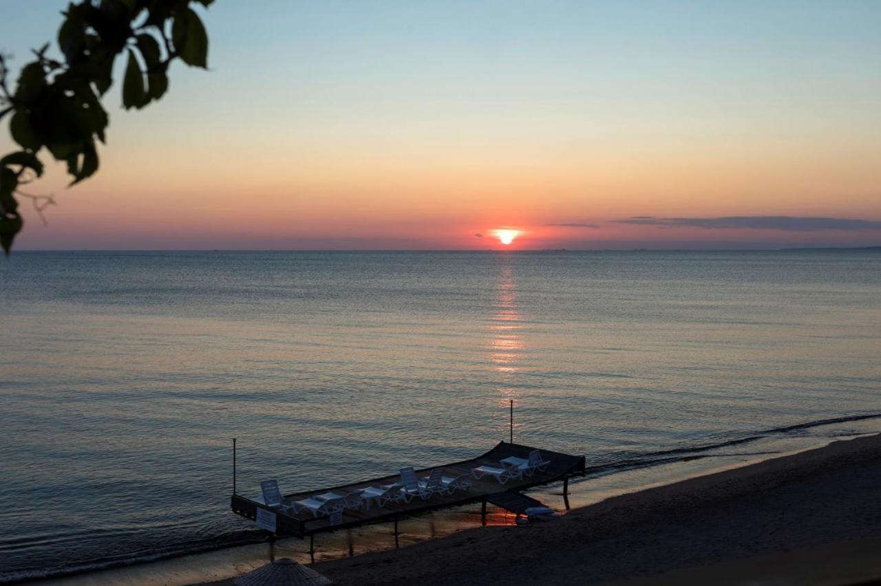 Troas Beach Hotel Tavakli Exterior photo